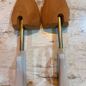 Wooden Shoe Trees with Adjustable Metal Rods